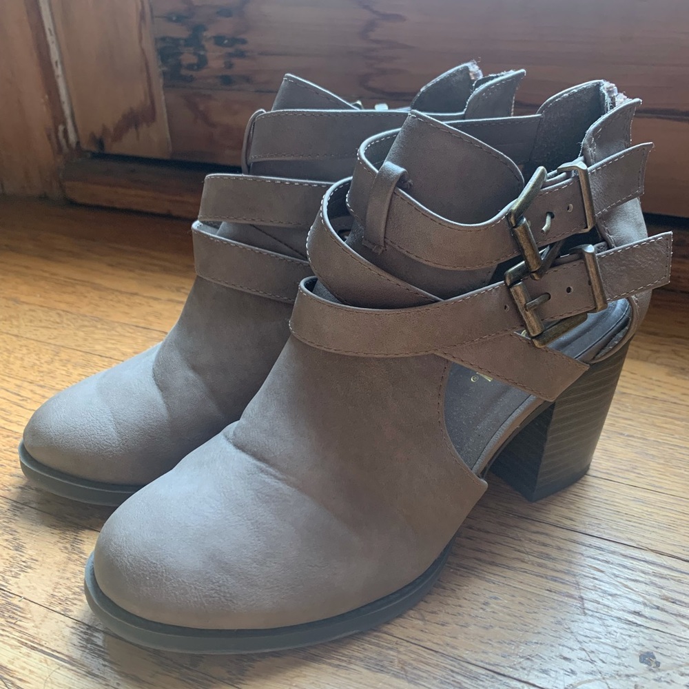 Soda ankle booties